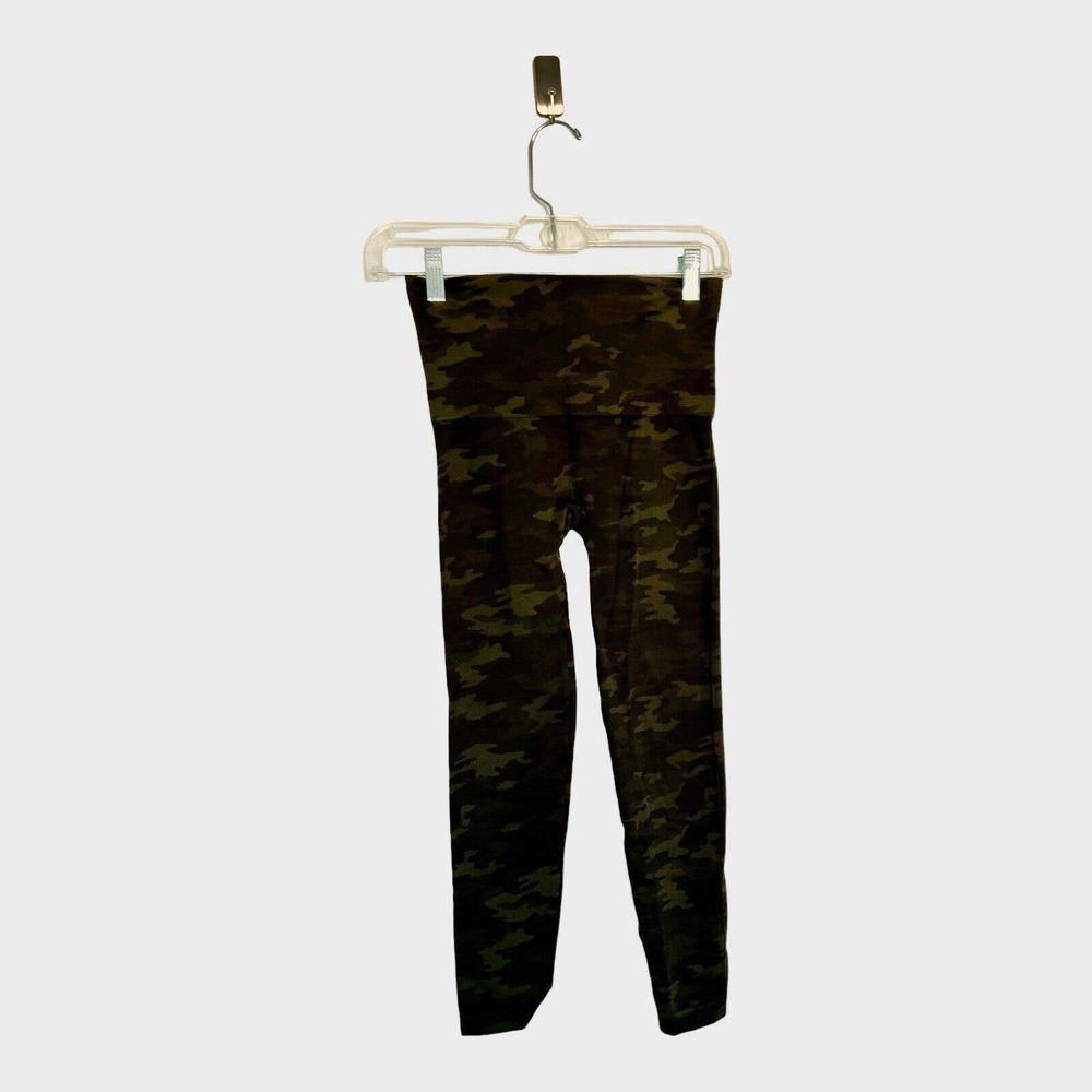 SPANX Womens Leggings Size M Cropped Look at Me Now Seamless Green Camo Slimming